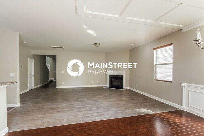 Photo - 3 Bedroom Pet-Friendly Home in Charlotte, NC with Main Street Renewal