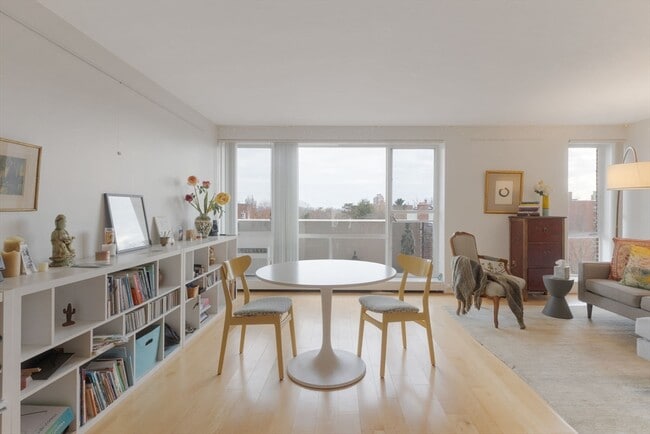 Building Photo - 29 Concord Ave Unit 715