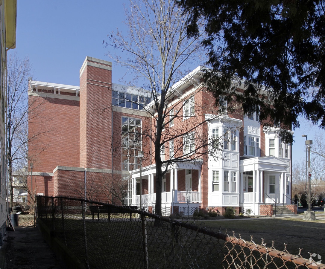 Photo - Carleton Court Apartments