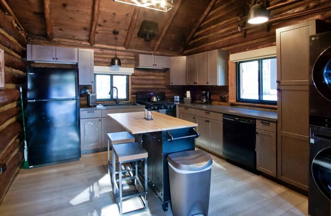 Photo - Discover Your Mammoth Haven in Old Mammoth...