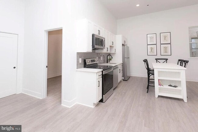 211 St Paul St Unit 202