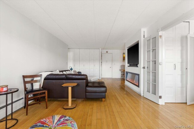 Photo - 1085 Warburton Ave Unit 304