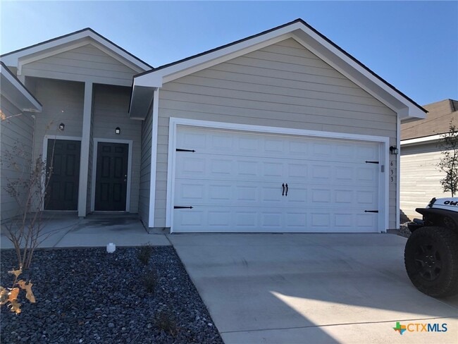 Photo - 635 Ashers Pl