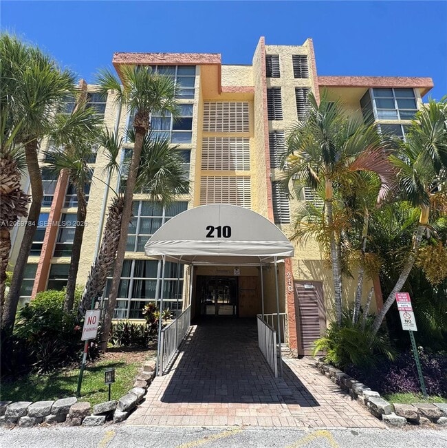 Building Photo - 210 172nd St Unit 334