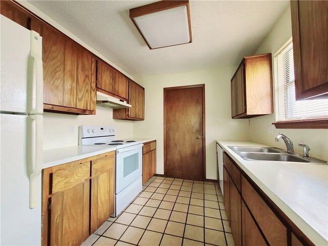 Photo - 235 Barrett Pl