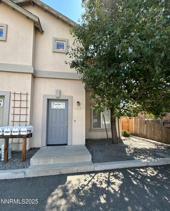 Building Photo - 408 10th St Rental