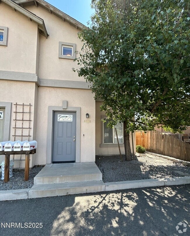 Building Photo - 408 10th St Rental