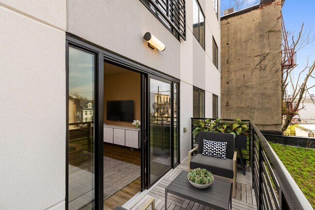 Photo - 391 Palisade Ave Unit 202