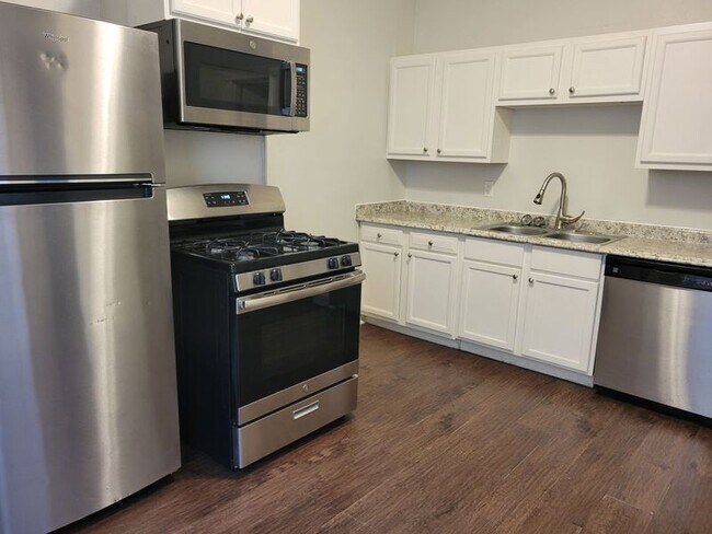 Photo - 264 Miller Ave