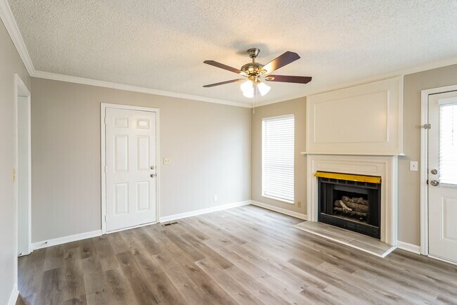 Photo - 905 Traceton Ct