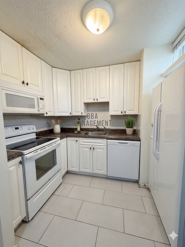 Building Photo - 10 Scottfield Rd Unit B3