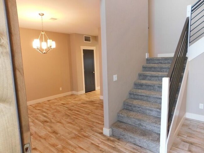 Photo - Spacious 5-Bedroom Home with Luxury Features & Prime Location!