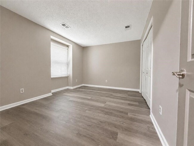 Photo - 5031 Bell Dr SE