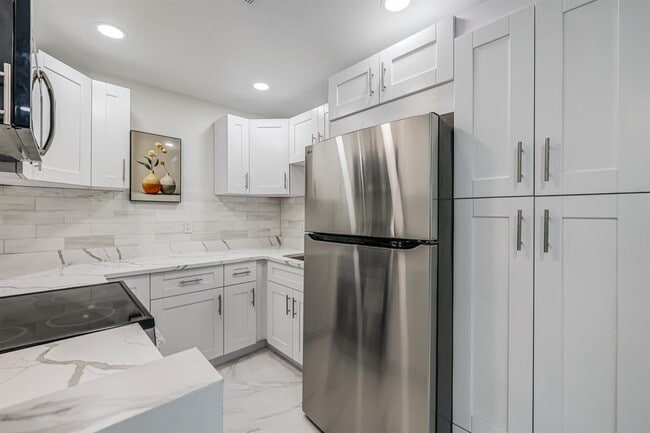Building Photo - 8911 NW 28th Dr Unit 36 Rental