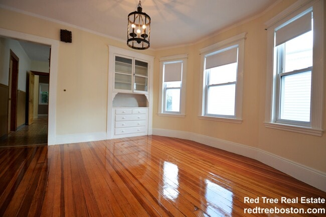 Photo - 39 Montfern Ave Unidad 3