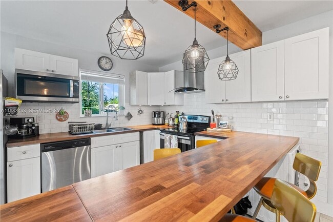 Photo - 2447 Wilson St