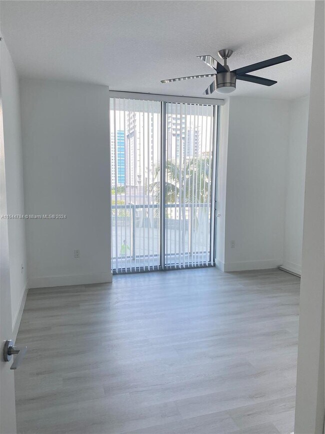 Photo - 1111 SW 1st Ave Unit 1014