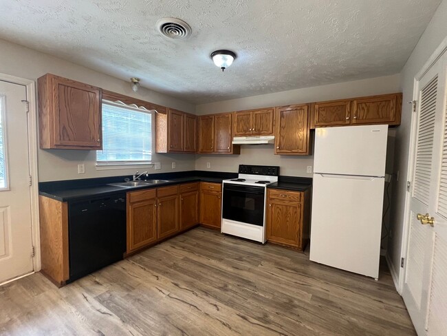 Photo - 1505 Center Pointe Dr