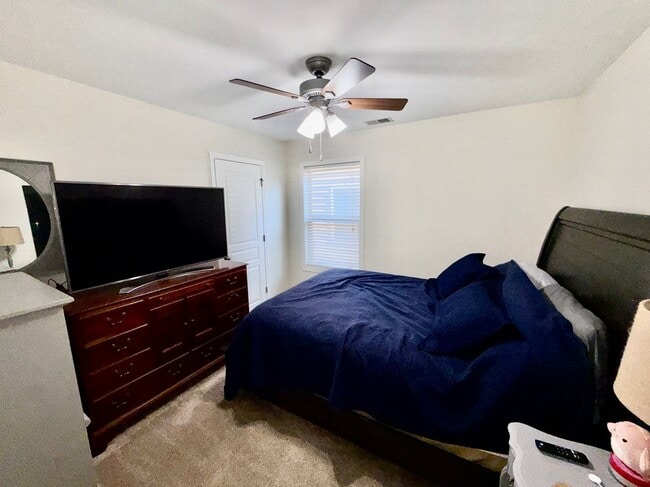 Photo - 417 Belmont Way