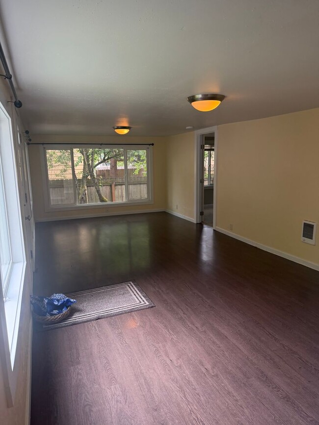 Photo - Home with Charm!