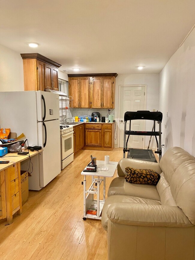 Photo - 3411 S Ashland Ave Unidad B