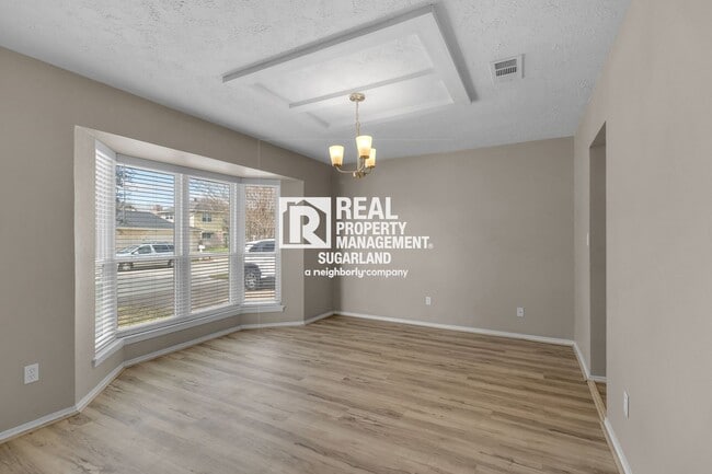 Photo - Charming Sugar Land Home: Modern Comfort & Great Location