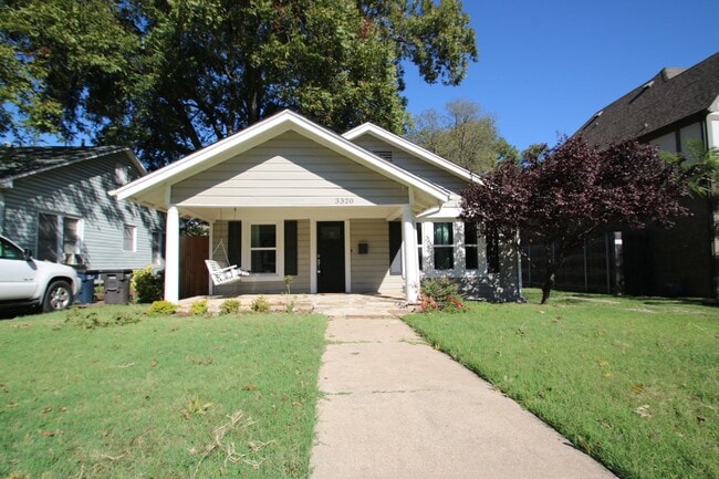 Photo - 3320 W 5th St