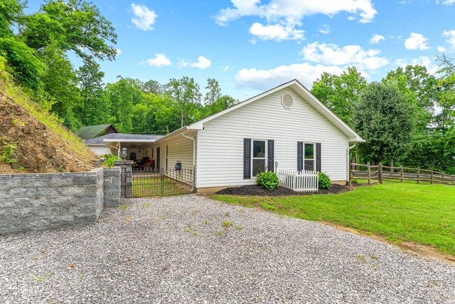 519 Country Oaks Dr