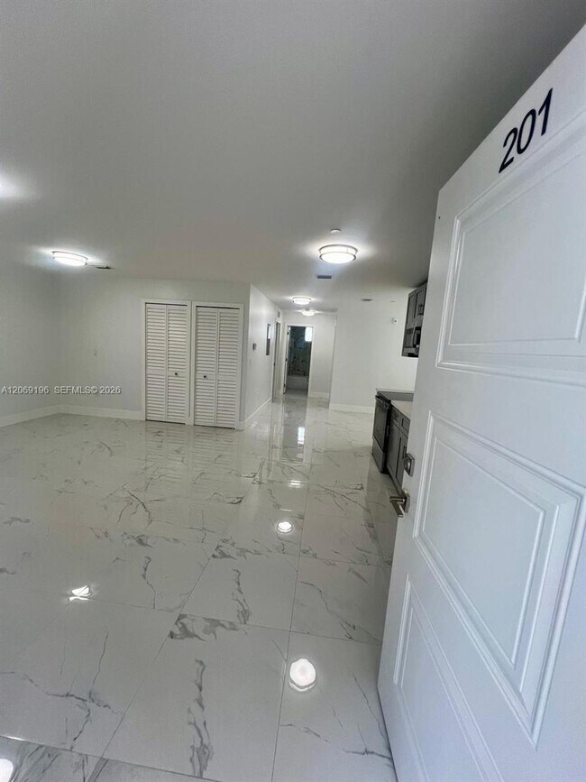 Photo - 1860 NW 19th St Unidad 201