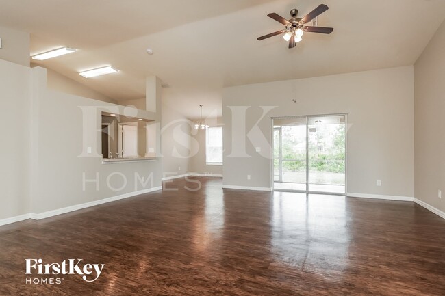 Photo - 3208 9th St W