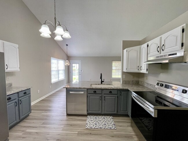 Photo - 114 Warner Dr