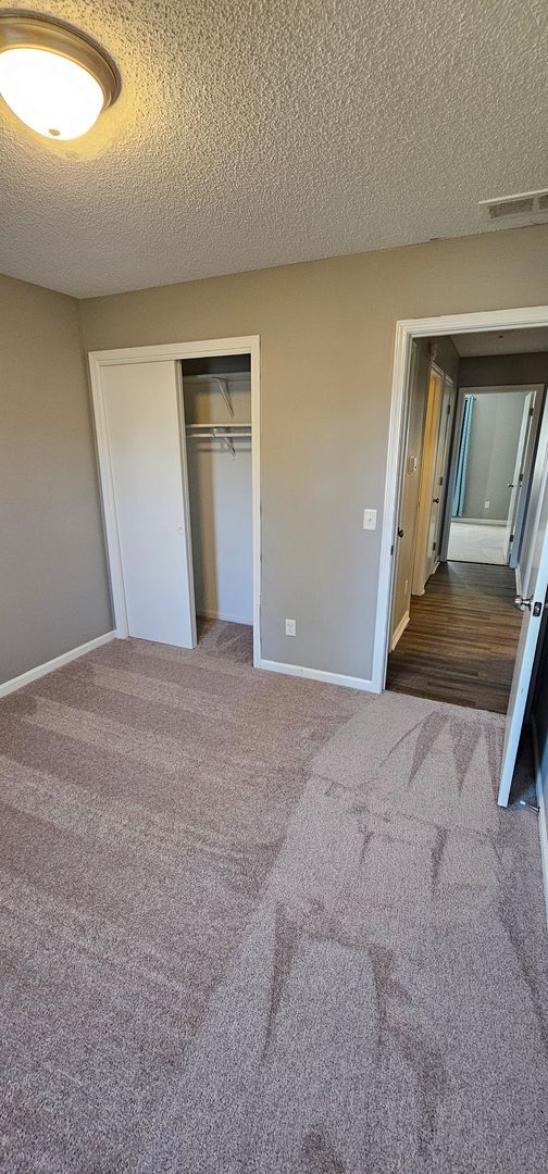 Photo - 823 Laurel Hill Pl