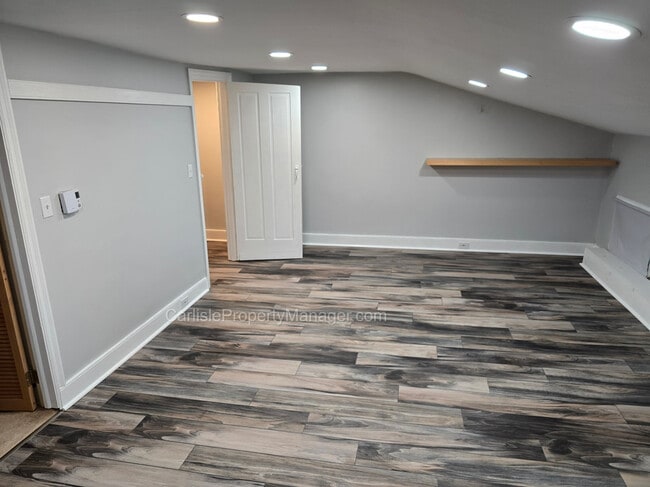 Building Photo - 46 S Bedford St Unit 2