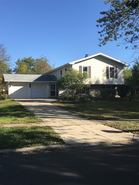 Photo - 512 Carlyle Ln