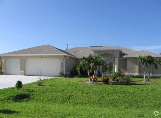 Building Photo - Spacious 4 Bedroom Home with 3 Car Garage ...