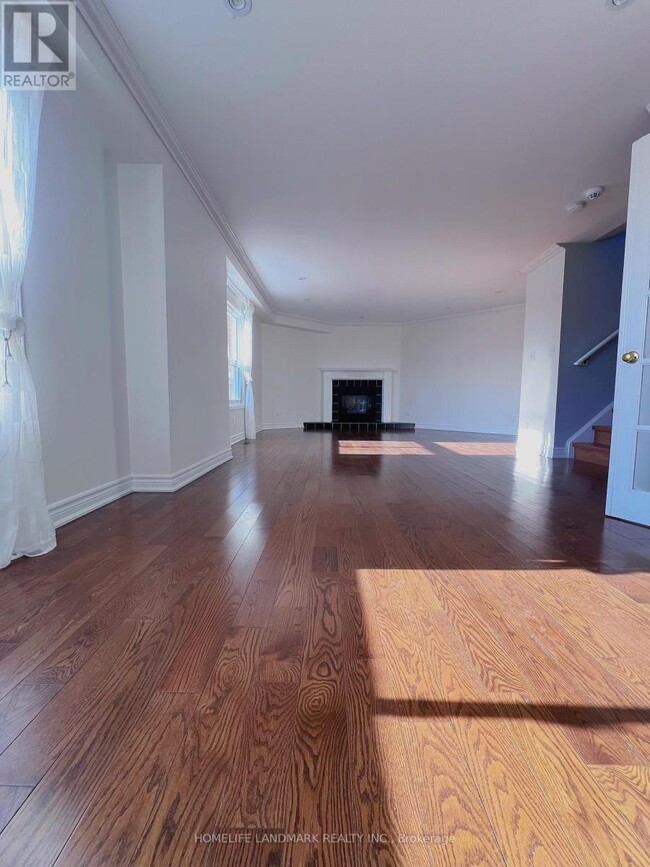 Photo - 1550 Reeves Gate