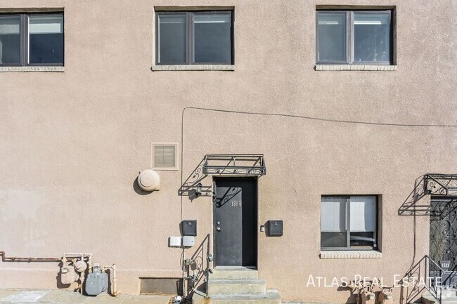 Building Photo - 2nd Floor LoHi 2 Bed 1 Bath with a Private... Unit 201 Rental