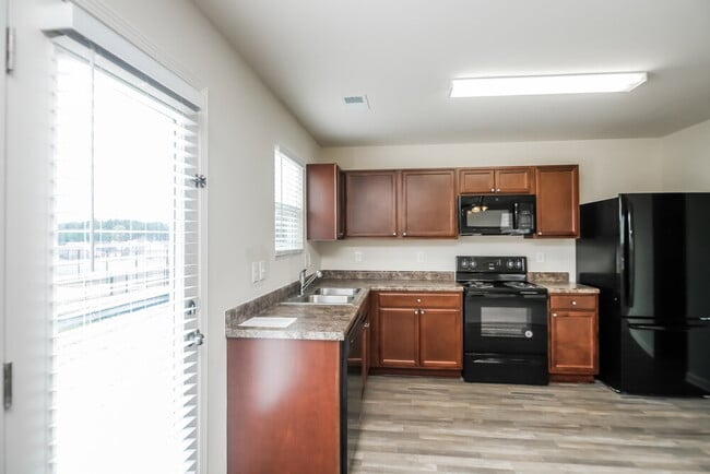 Photo - 302 Freeman Cir