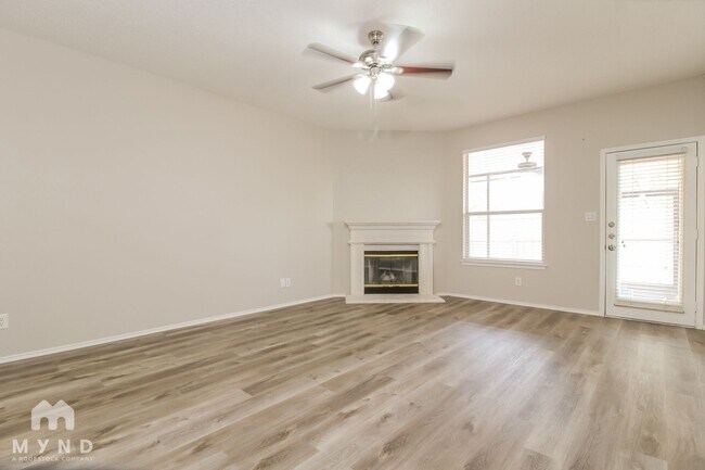 Photo - 3941 Overlake Dr