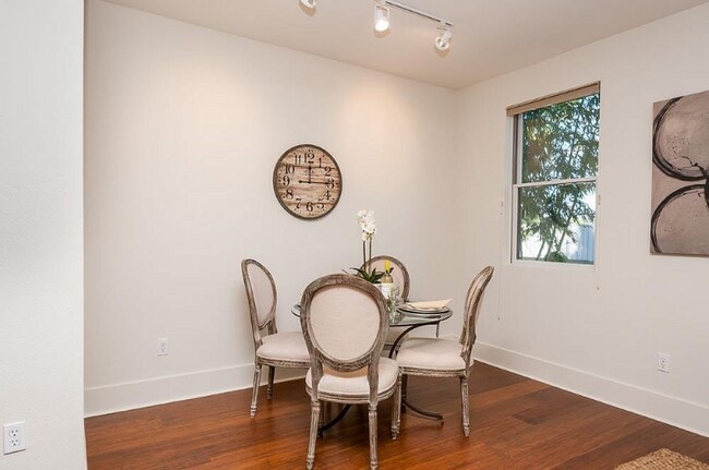 Photo - 838 Altaire Walk