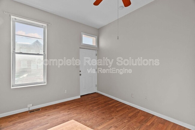 Photo - 3021 Iowa Ave Unit 1f