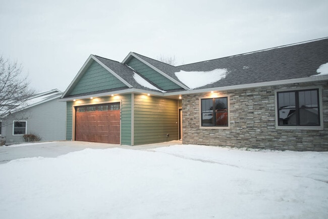 Photo - 1926 W 6th St