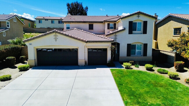 Building Photo - 2306 Cornflower Way