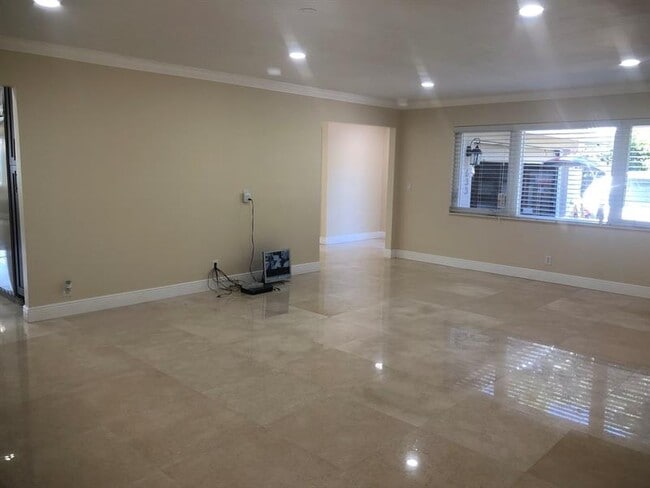 Photo - 633 Solar Isle Dr