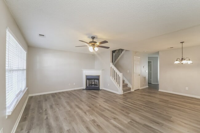 Photo - 10142 Forest Landing Dr