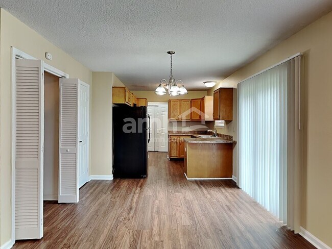 Photo - 9017 Stonewall Dr
