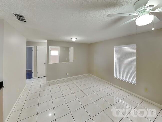 Photo - 1924 Derbywood Dr