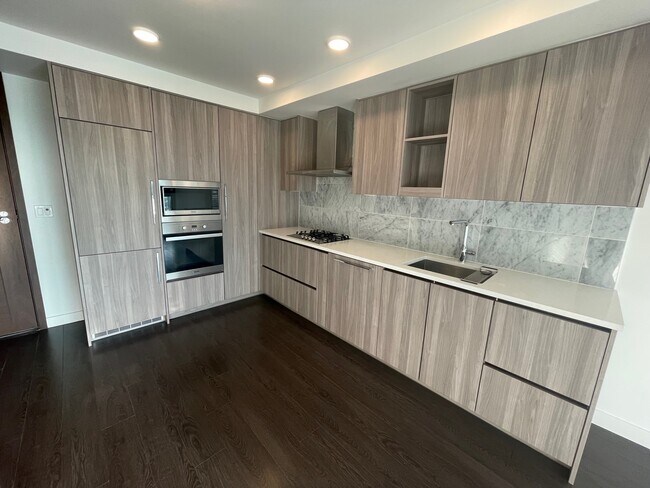 1207-433 SW Marine Drive
