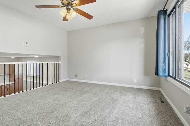 Photo - 107 N Orr Dr