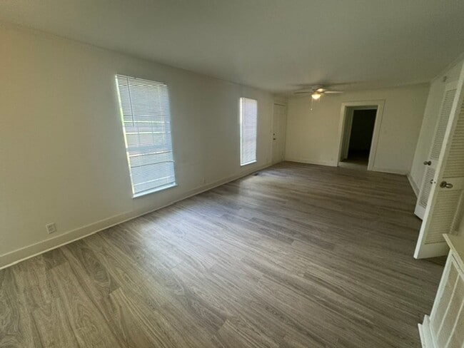12605 Colonel Glenn Rd